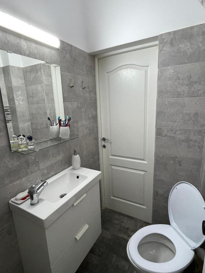 Centru Charming New Apartament Piata Universitate Lejlighed Bukarest Eksteriør billede